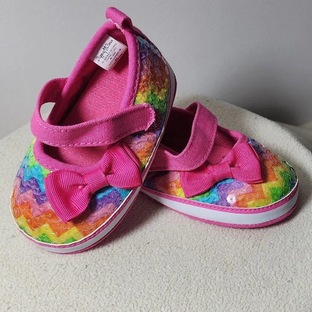 Stepping Stones Rainbow sequin baby crib shoes with bows Infant size 4